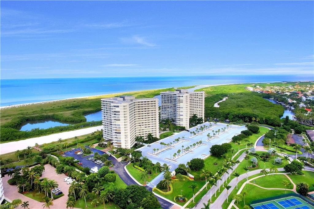 380 Seaview CT 306 MARCO ISLAND, FL 34145