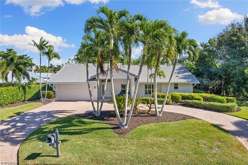 3720 Parkview WAY NAPLES, FL 34103