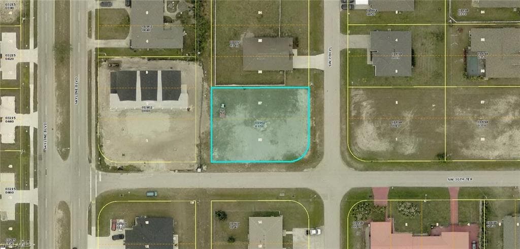 3016 SW 7th PL CAPE CORAL, FL 33914