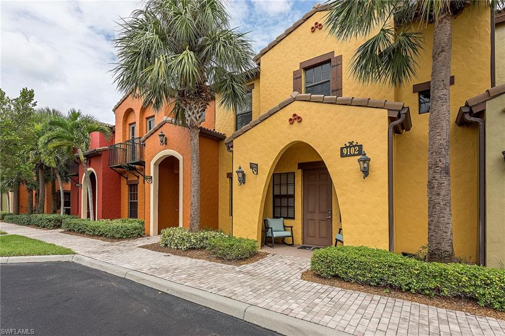9102 Capistrano ST S 72-3 NAPLES, FL 34113