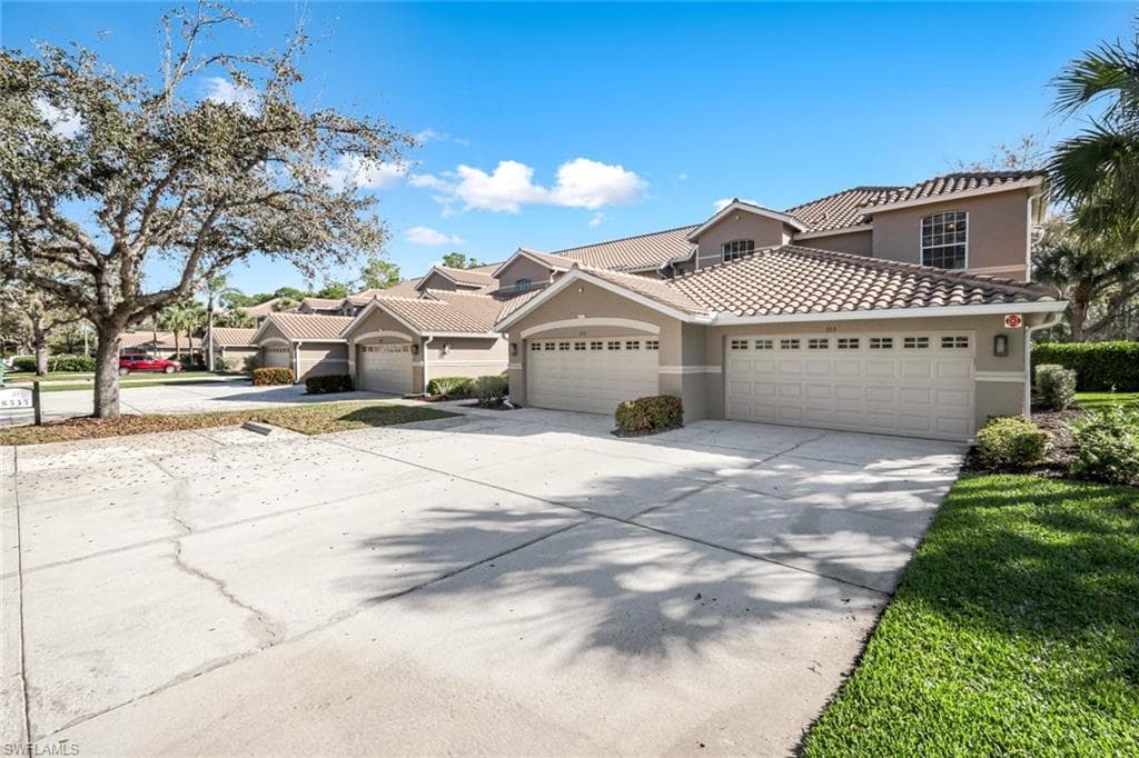 8535 Danbury BLVD 205 NAPLES, FL 34120