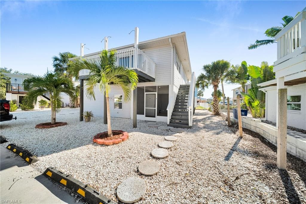 128 Eucalyptus CT FORT MYERS BEACH, FL 33931