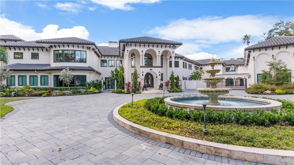 13323 Rosewood LN NAPLES, FL 34119
