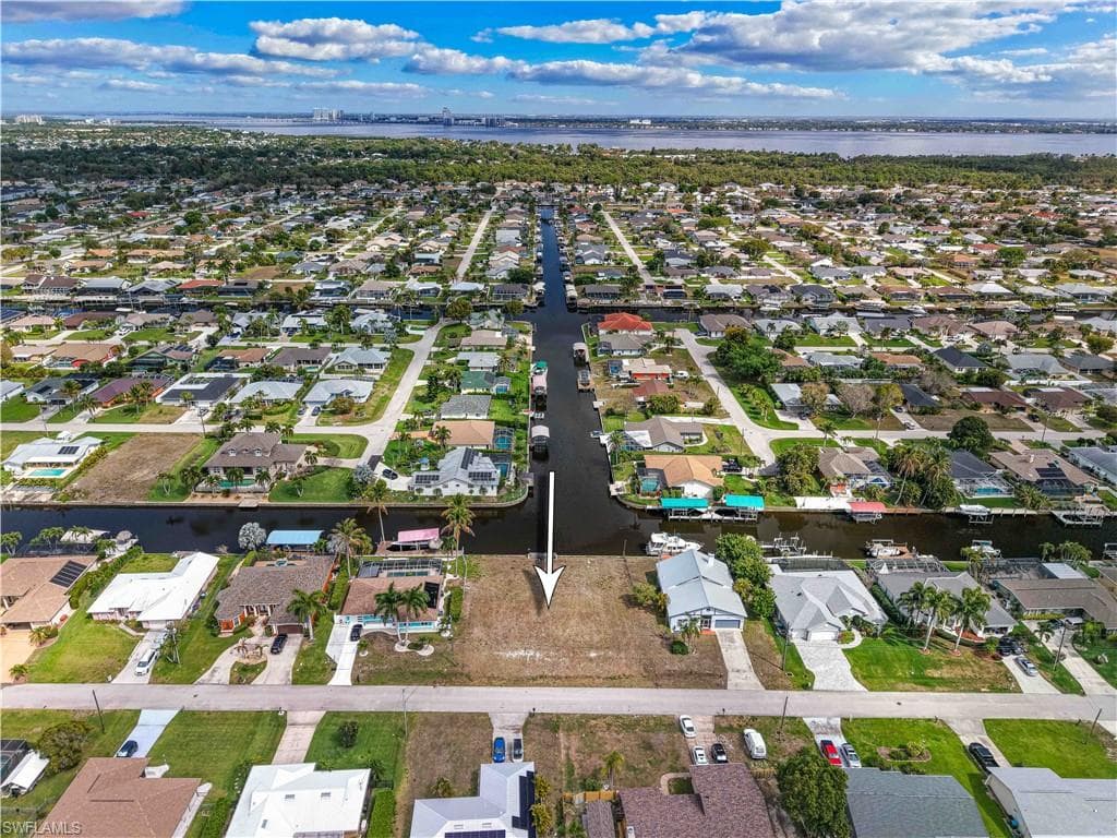 1025 SE 20th AVE CAPE CORAL, FL 33990