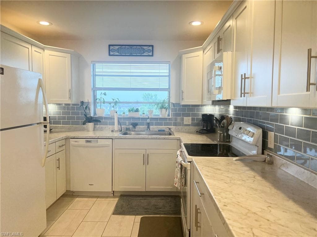 4372 27th CT SW 403 NAPLES, FL 34116