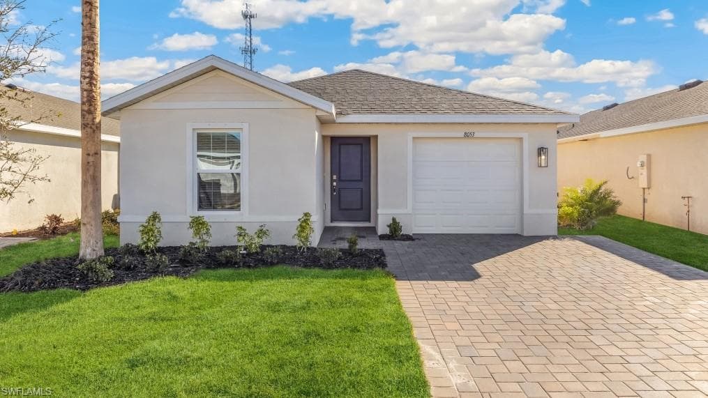 8022 CEDAR KEY WAY LEHIGH ACRES, FL 33905