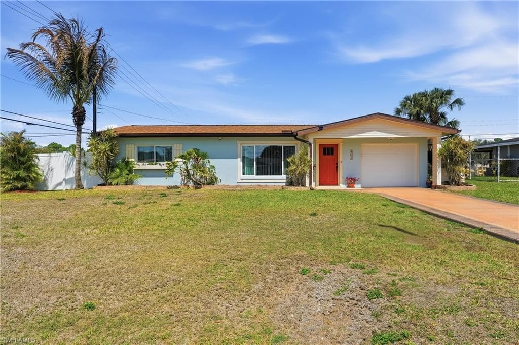 401 E Jasmine RD LEHIGH ACRES, FL 33936