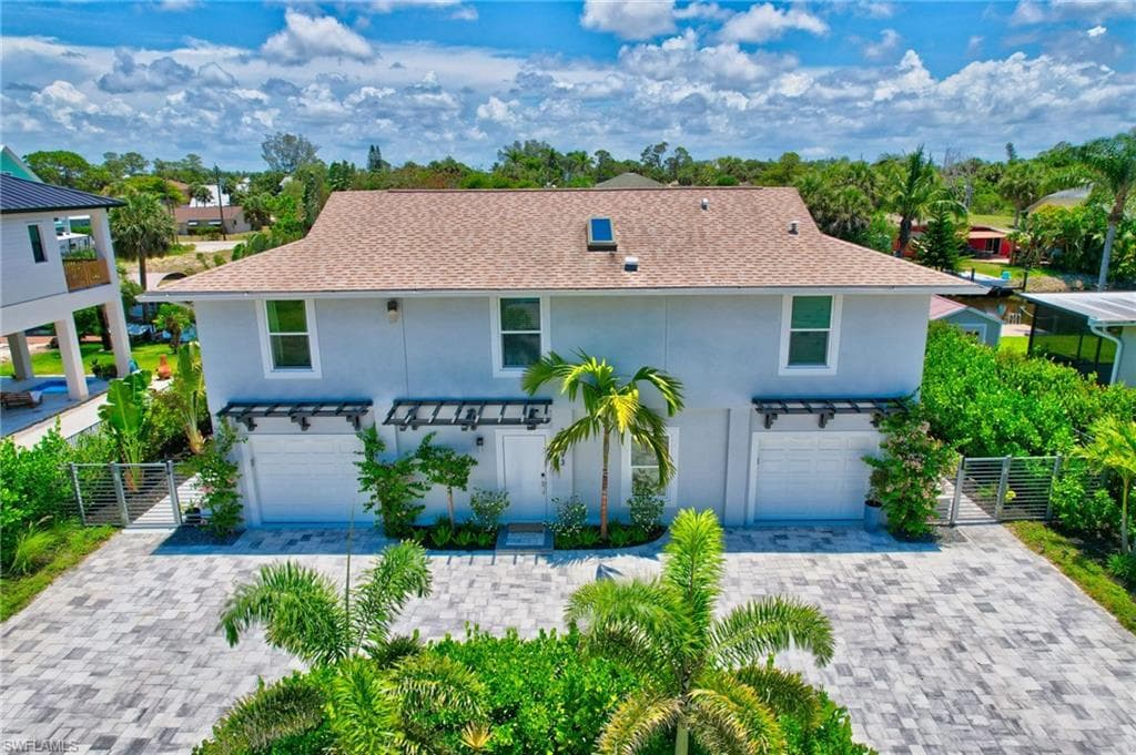 27293 Arroyal RD E BONITA SPRINGS, FL 34135