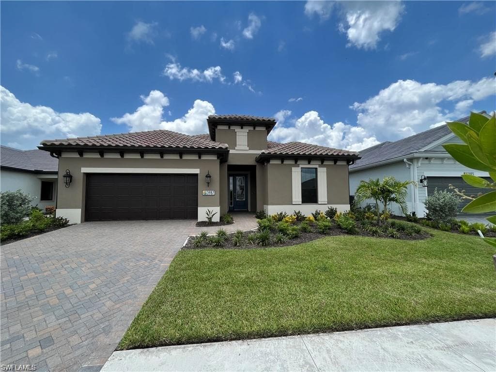 3987 Pegasus WAY NAPLES, FL 34120