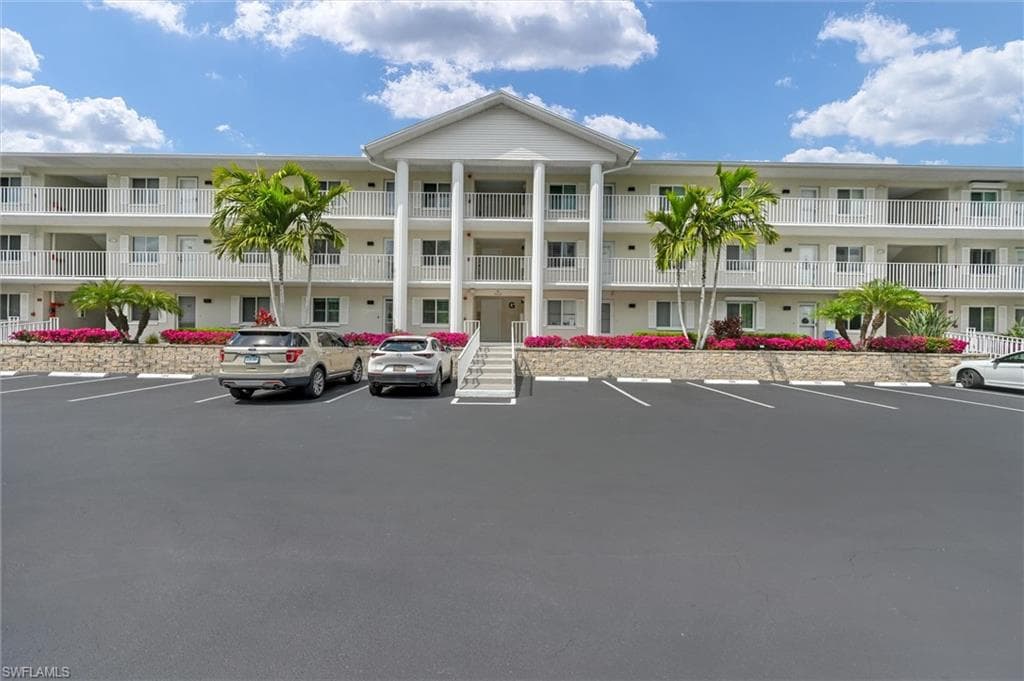 3032 Sandpiper Bay CIR G205 NAPLES, FL 34112