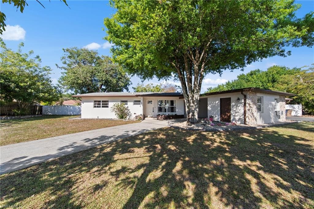 137 Vermont AVE FORT MYERS, FL 33905