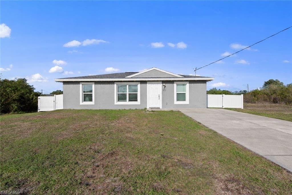 3113 Pebble LN LABELLE, FL 33935