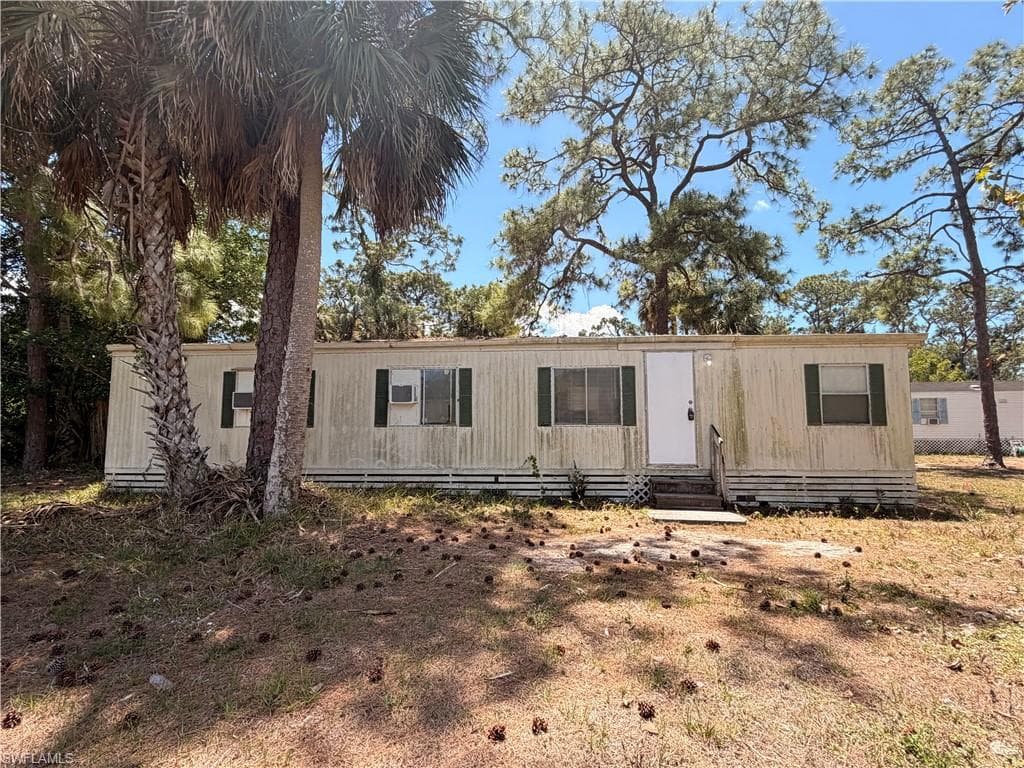 7535 McDaniel DR NORTH FORT MYERS, FL 33917