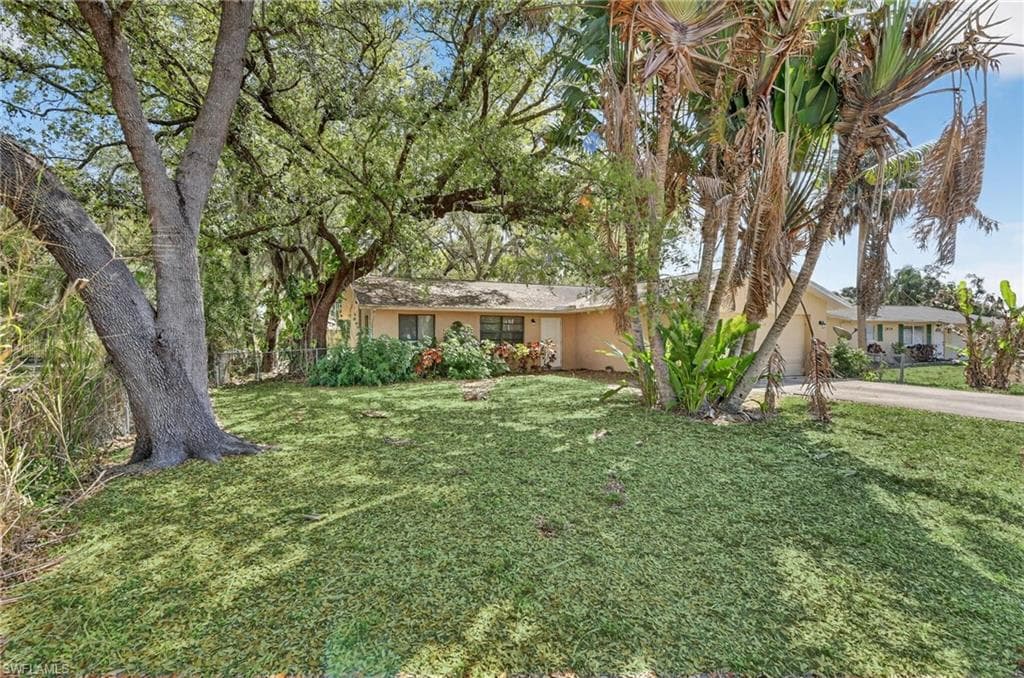 1938 Flamingo DR NORTH FORT MYERS, FL 33917