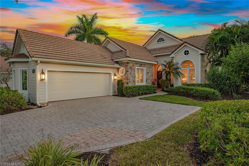 8476 Mallards PT NAPLES, FL 34114