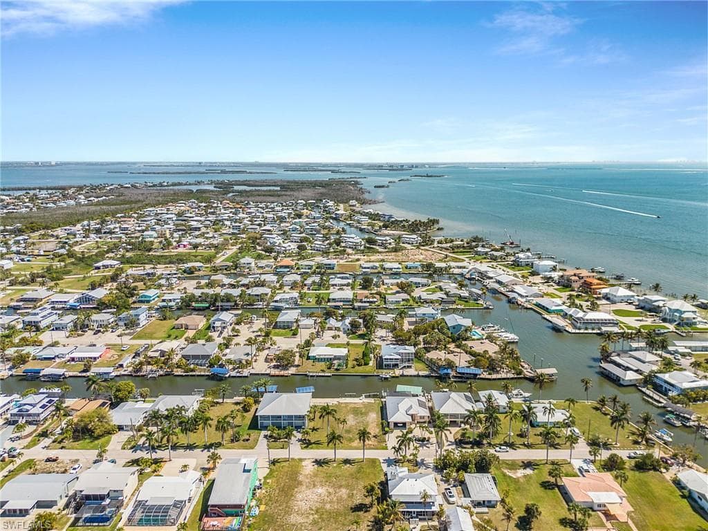 2224 Date ST ST. JAMES CITY, FL 33956