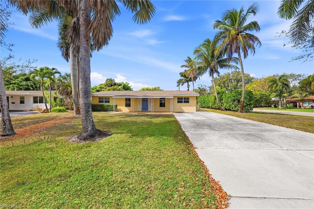 1377 11th CT N NAPLES, FL 34102