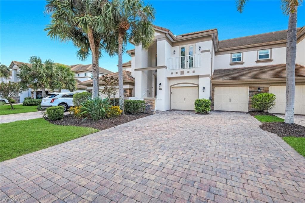9201 Quartz LN 201 NAPLES, FL 34120