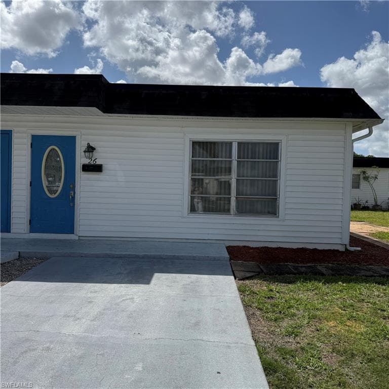 26 Hamlin CT LEHIGH ACRES, FL 33936