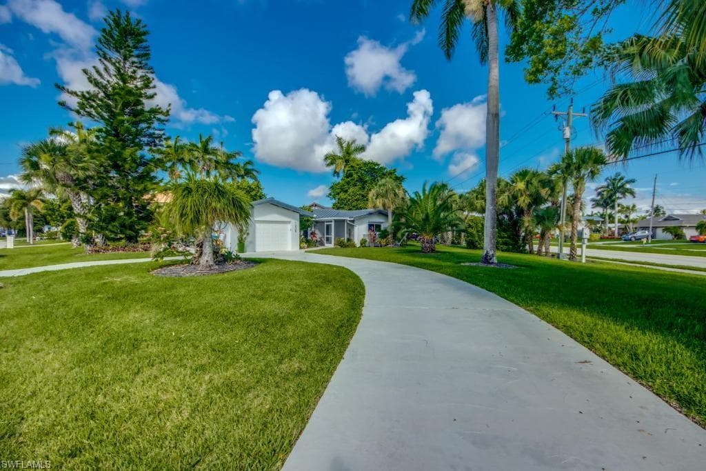 1236 El Dorado PKWY E CAPE CORAL, FL 33904