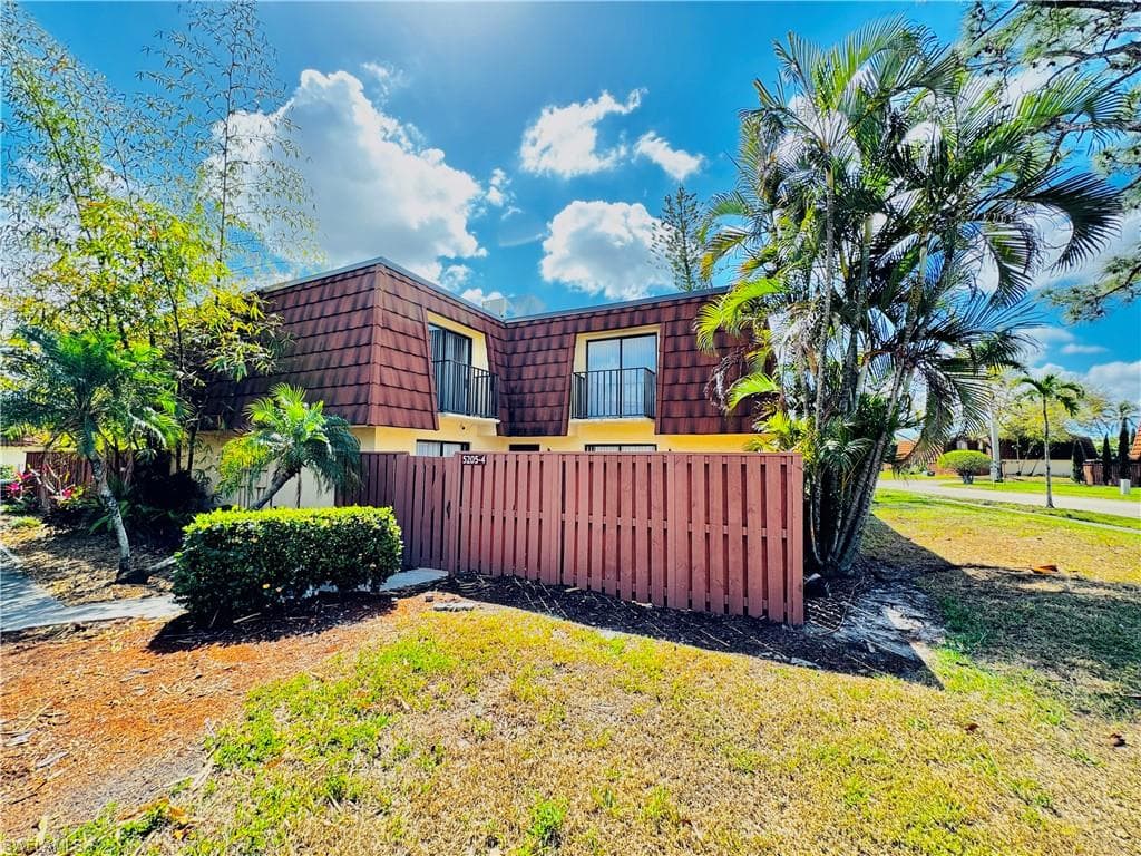 5205 Cedarbend DR 4 FORT MYERS, FL 33919