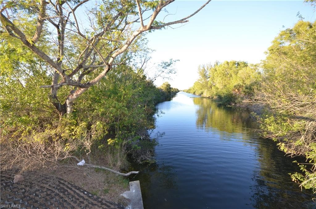 1001 NE 5th PL CAPE CORAL, FL 33909