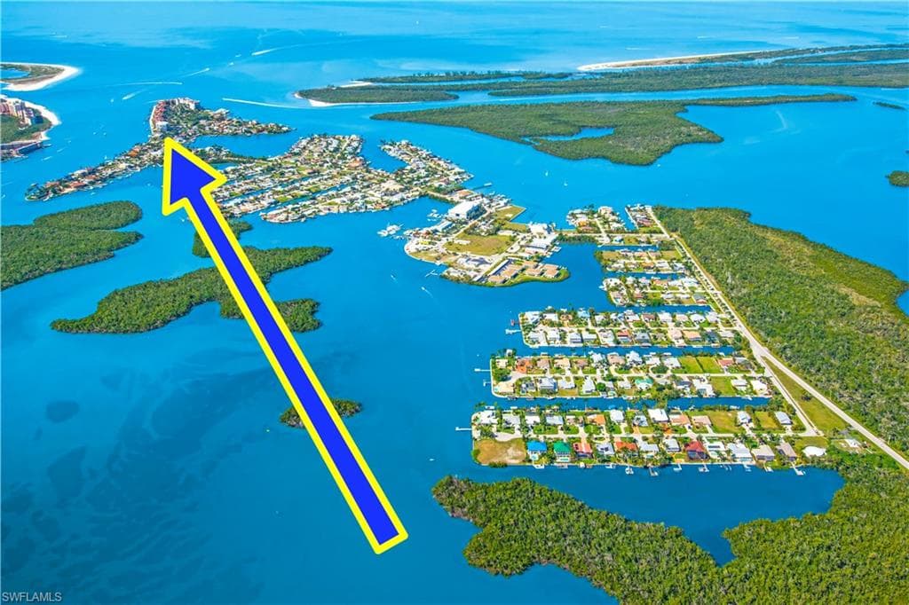 60 Pelican ST W 206 NAPLES, FL 34113