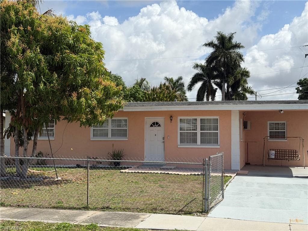 32 Roanoke DR FORT MYERS, FL 33905