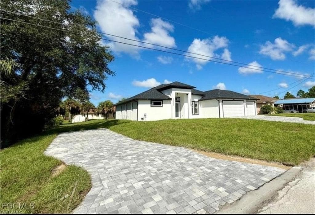 609 McKinley AVE LEHIGH ACRES, FL 33972