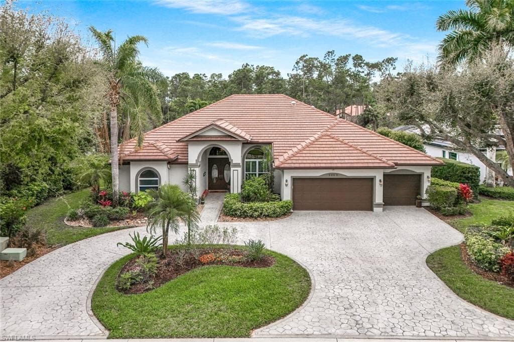 9889 Clear Lake CIR NAPLES, FL 34109