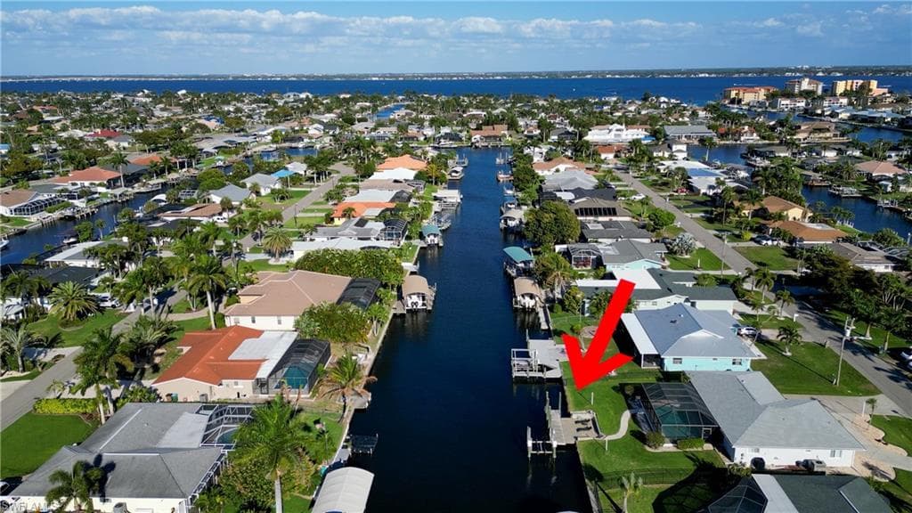 1633 SE 39th TER CAPE CORAL, FL 33904