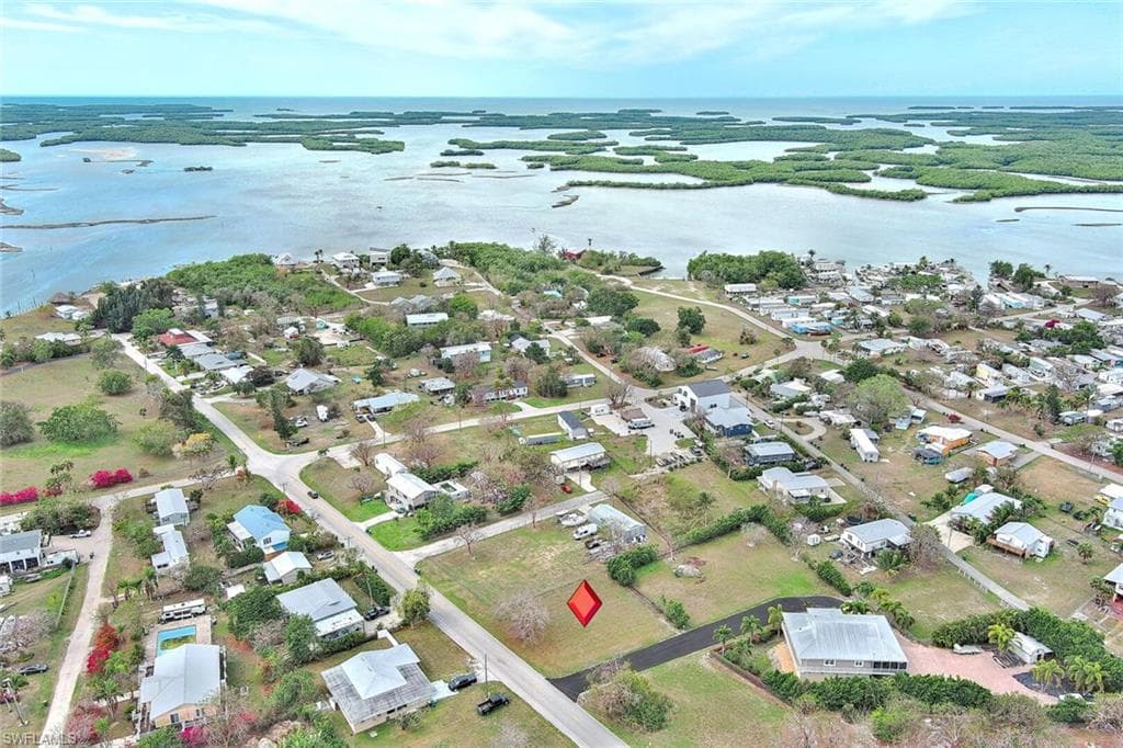 261 Smallwood DR CHOKOLOSKEE, FL 34138
