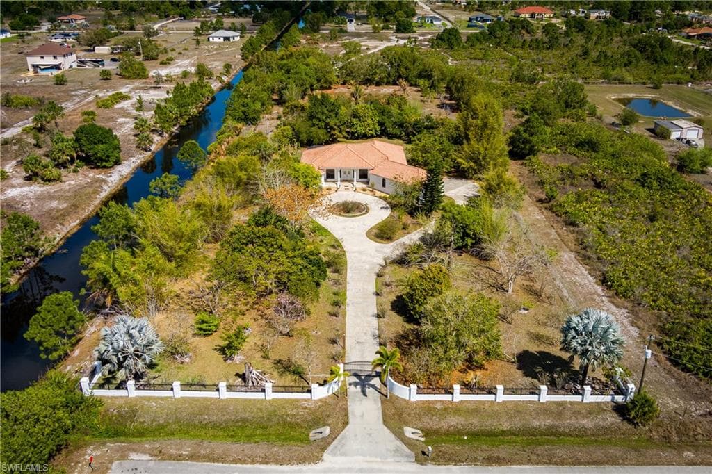 3901 60th AVE NE NAPLES, FL 34120