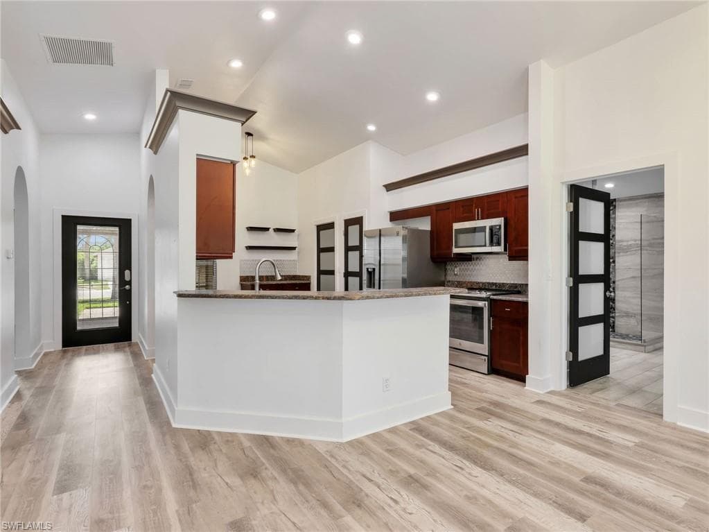 21232 Waymouth RUN ESTERO, FL 33928