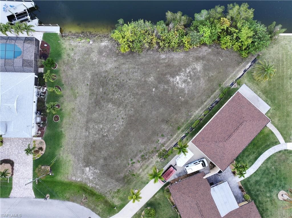 2801 SW 34th TER CAPE CORAL, FL 33914