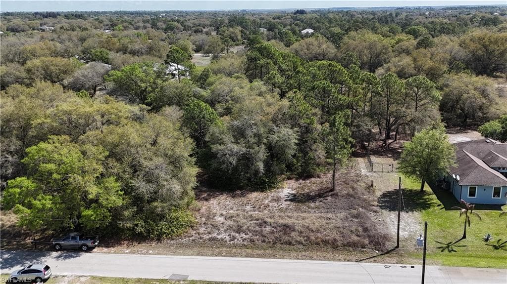 1614 Columbus AVE LEHIGH ACRES, FL 33972
