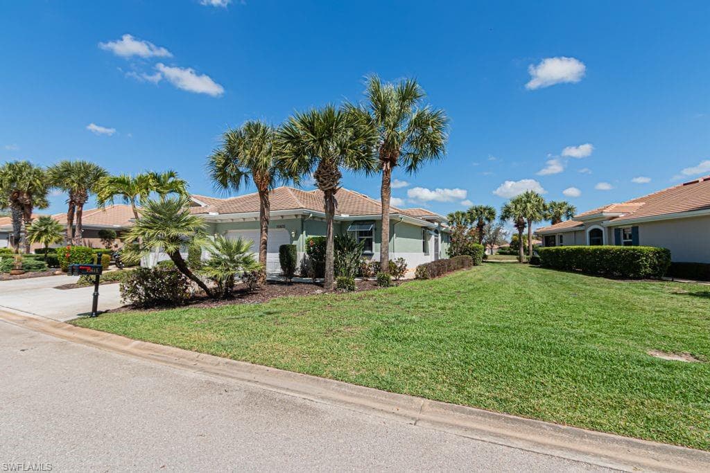 10615 Camarelle CIR FORT MYERS, FL 33913