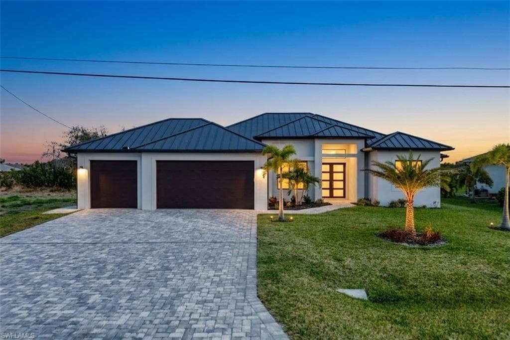 909 11th CT CAPE CORAL, FL 33991
