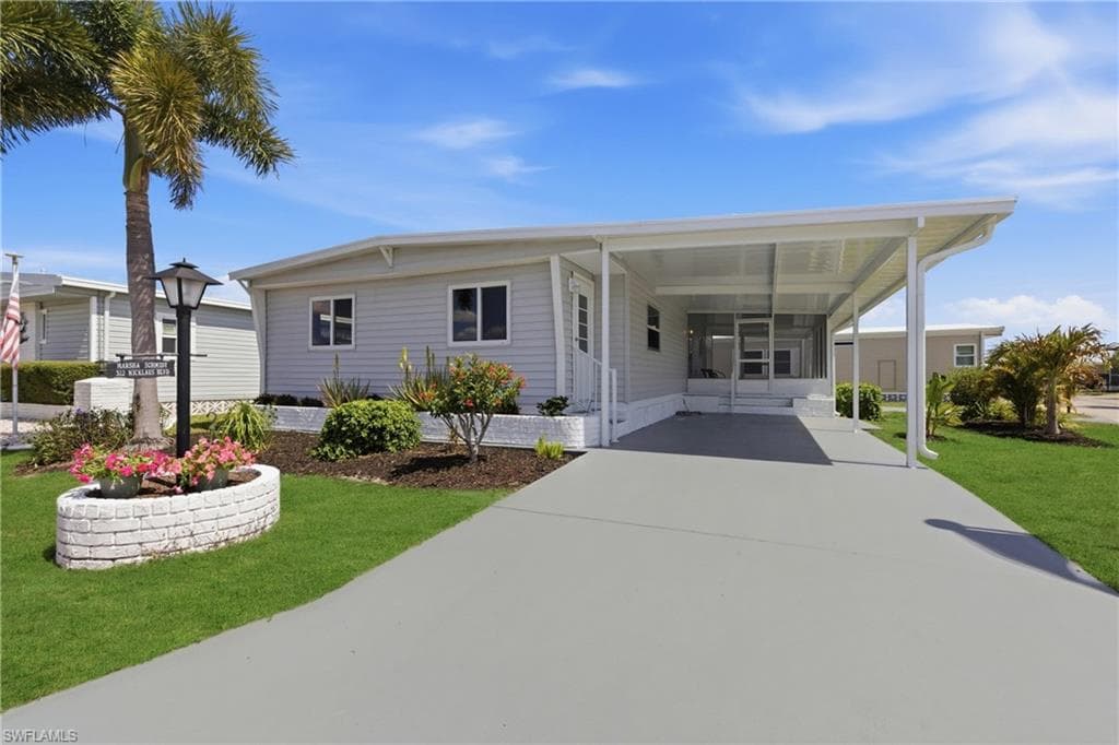 312 Nicklaus BLVD NORTH FORT MYERS, FL 33903