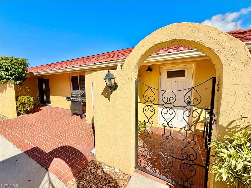 136 Harrison RD L2 NAPLES, FL 34112
