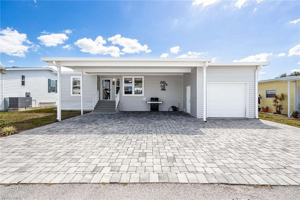 235 Trevino CT NORTH FORT MYERS, FL 33903