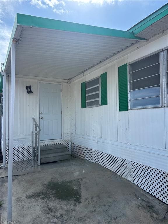 102 Amber AVE NORTH FORT MYERS, FL 33917