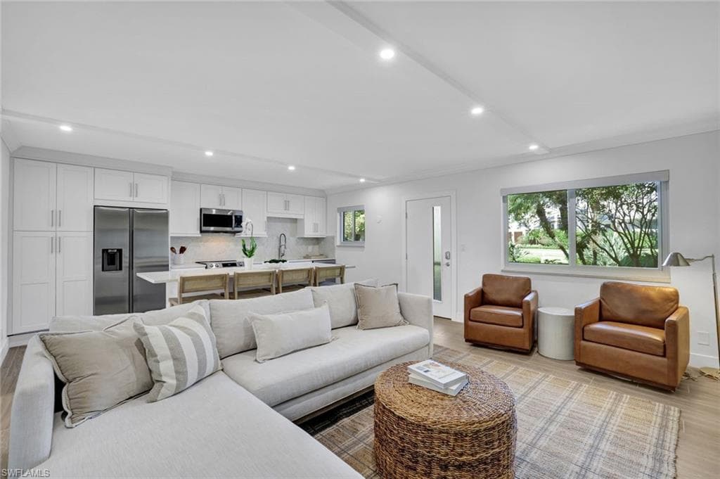 1100 Gulf Shore BLVD N 103 NAPLES, FL 34102