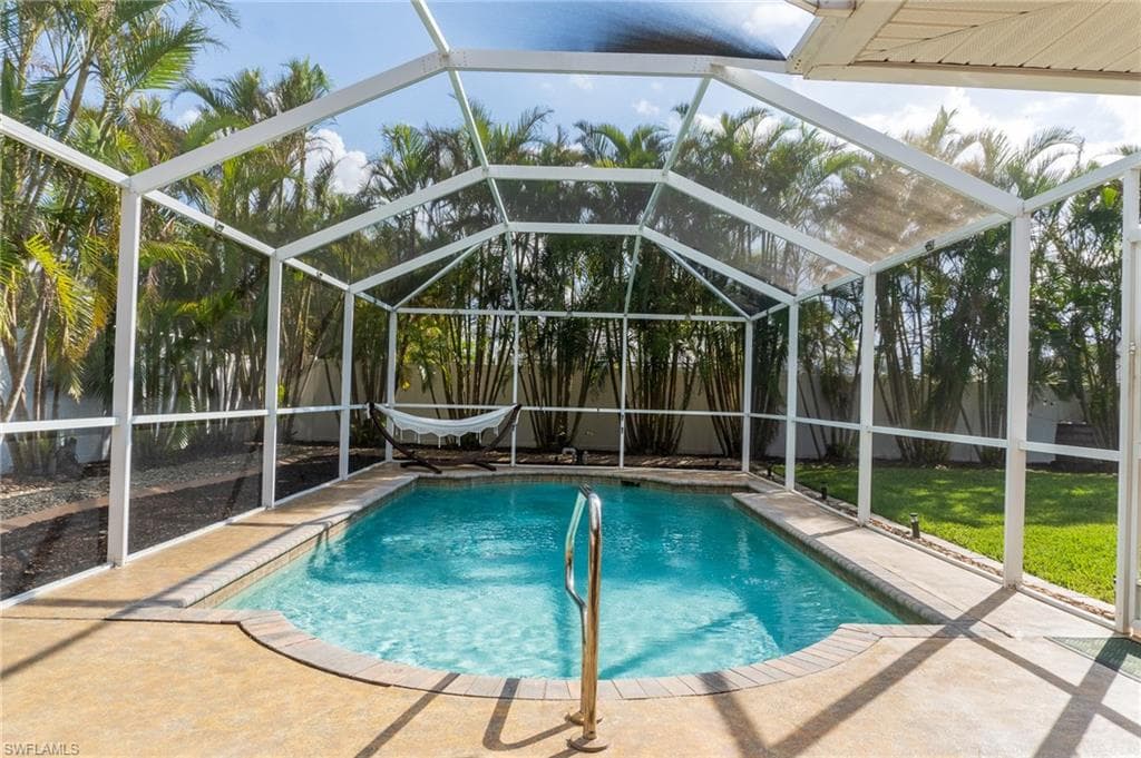 2208 Viscaya PKWY CAPE CORAL, FL 33990