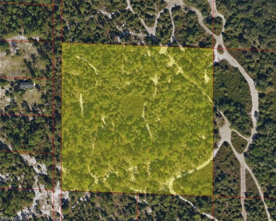 1 WOODLAND GRADE RD NAPLES, FL 34117