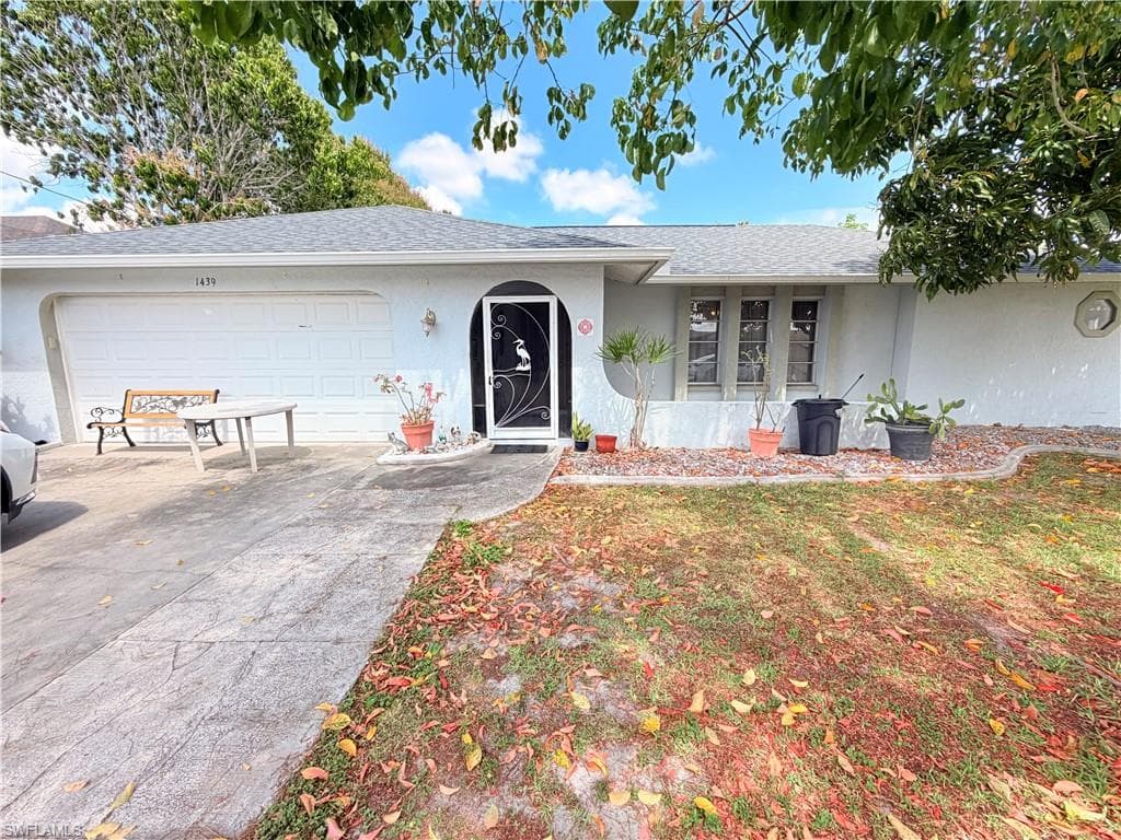 1439 15th ST CAPE CORAL, FL 33990