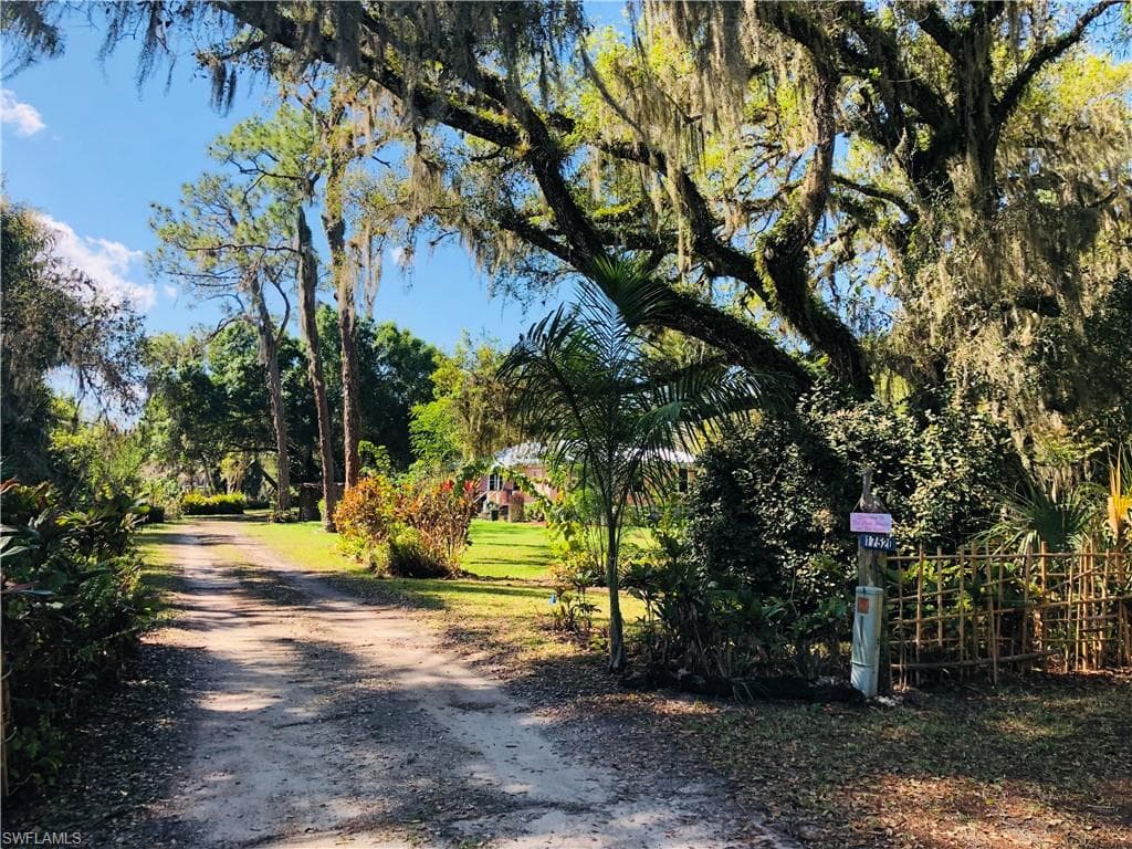 17520 Taylor RD ALVA, FL 33920