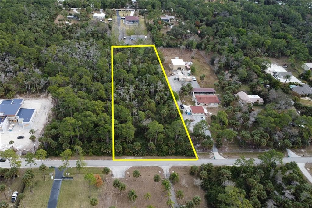 320 3rd ST NW NAPLES, FL 34120