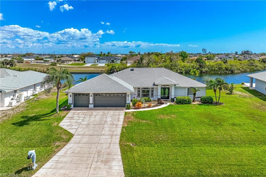 905 NW 28th PL CAPE CORAL, FL 33993