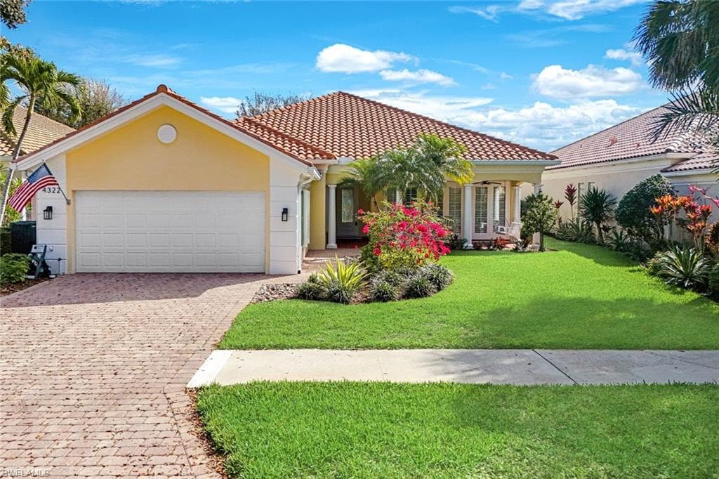 4322 Queen Elizabeth WAY NAPLES, FL 34119